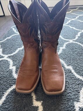 Ariat Brown Leather Cowboy Boots with Embroidered Shaft